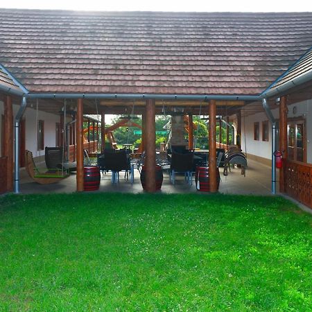 Szegi Nyakiglab Villa מראה חיצוני תמונה