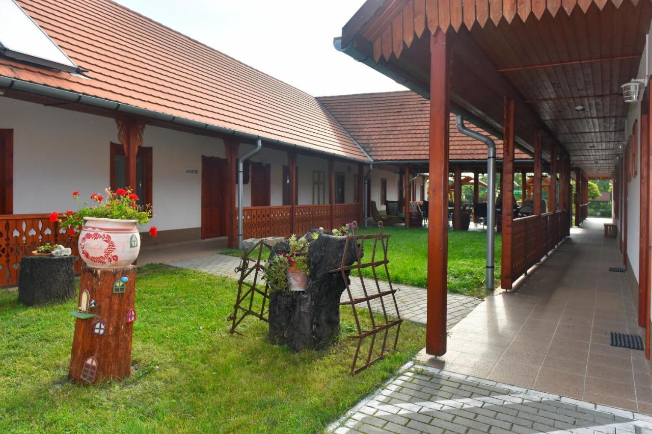 Szegi Nyakiglab Villa מראה חיצוני תמונה