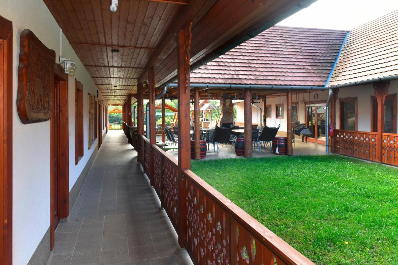 Szegi Nyakiglab Villa מראה חיצוני תמונה