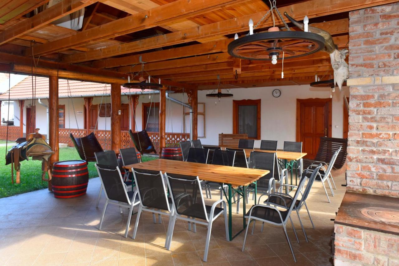 Szegi Nyakiglab Villa מראה חיצוני תמונה